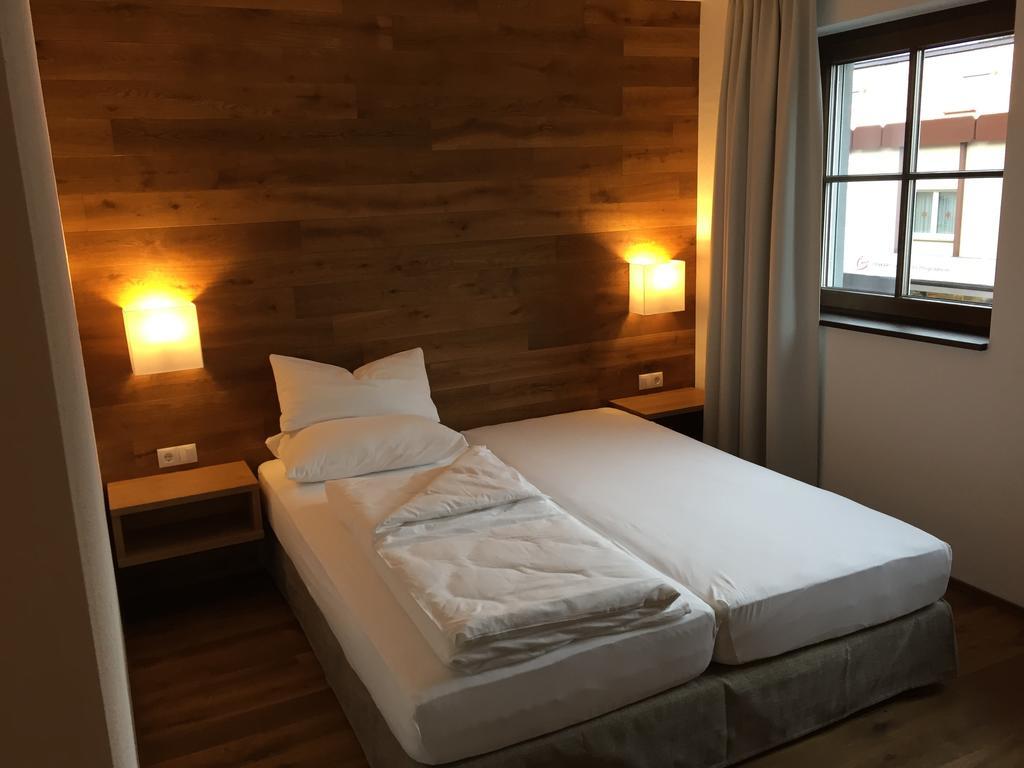 Hotel Café Schatz Hohenems Zimmer foto